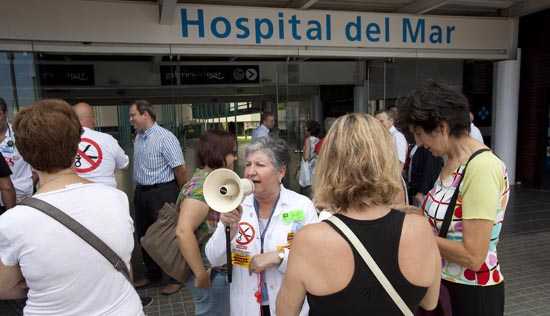 Protesta por despido de trabajadores en la puerta del Mar